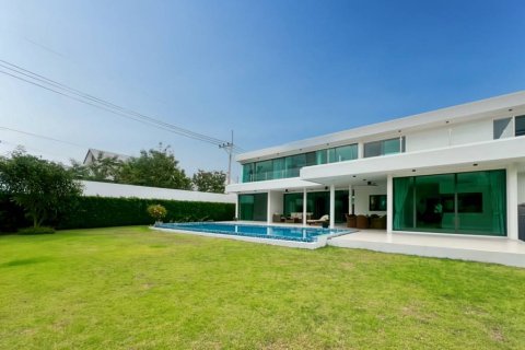 Chalet de 4 dormitorios en Hua Hin, Tailandia № 163760 - foto 2