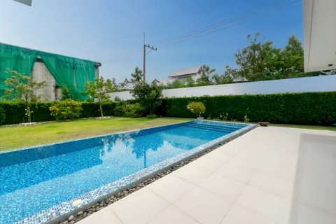 Chalet de 4 dormitorios en Hua Hin, Tailandia № 163760 - foto 6