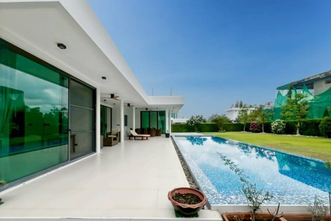 Chalet de 4 dormitorios en Hua Hin, Tailandia № 163760 - foto 8
