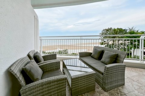 Condominio de 2 dormitorios en Hua Hin, Tailandia № 163757 - foto 8