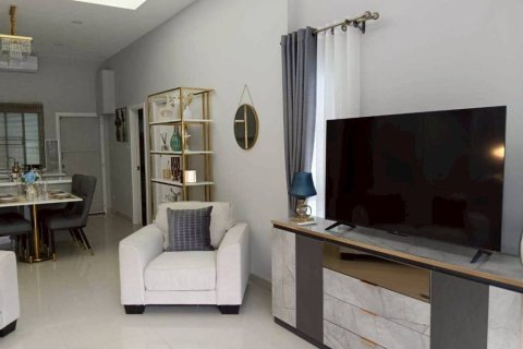 Casa de 3 dormitorios en Pattaya, Tailandia № 158725 - foto 4