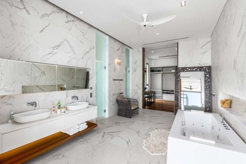 Casa de 4 dormitorios en Phuket, Tailandia № 74337 - foto 12