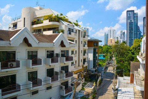 Studio in the Condo in Watthana, Bangkok, Thailand № 158699 - Foto 3