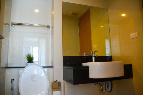 Studio in the Condo in Watthana, Bangkok, Thailand № 158699 - Foto 16