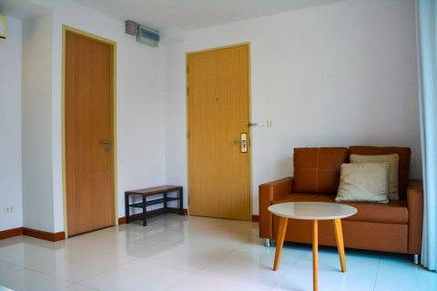 Studio in the Condo in Watthana, Bangkok, Thailand № 158699 - Foto 6