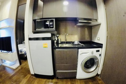 Estudio en el condominio en Khlong Toei, Bangkok, Tailandia № 164467 - foto 3