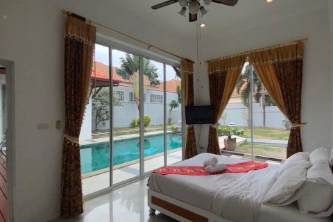 Chalet de 3 dormitorios en Pattaya, Tailandia № 164465 - foto 11