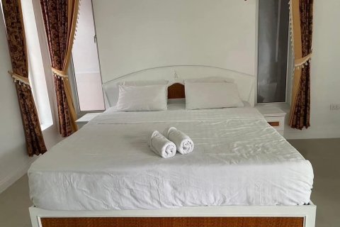 Chalet de 3 dormitorios en Pattaya, Tailandia № 164465 - foto 10