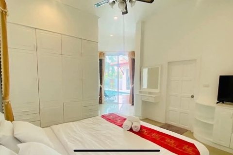 Chalet de 3 dormitorios en Pattaya, Tailandia № 164465 - foto 16