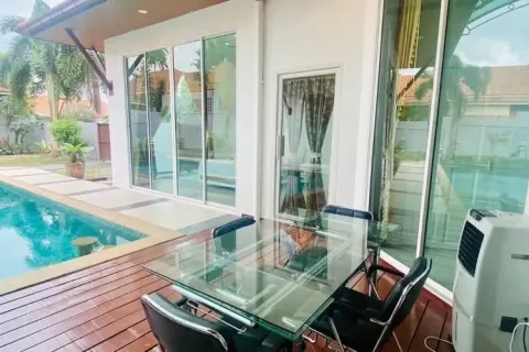 Chalet de 3 dormitorios en Pattaya, Tailandia № 164465 - foto 6