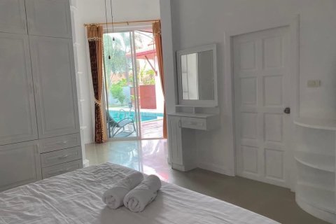 Chalet de 3 dormitorios en Pattaya, Tailandia № 164465 - foto 9