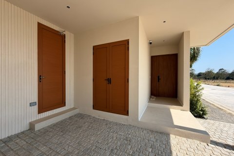 Chalet de 5 dormitorios en Hua Hin, Tailandia № 165202 - foto 24