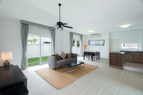 Villa in Hua Hin, Thailand 2 Schlafzimmer № 168528 - Foto 3