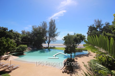 Condominio de 4 dormitorios en Hua Hin, Tailandia № 168527 - foto 2