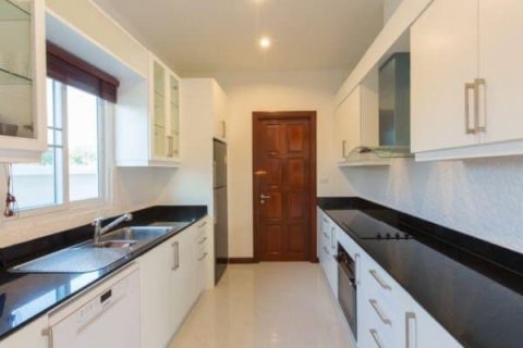 Chalet de 3 dormitorios en Hua Hin, Tailandia № 168529 - foto 6