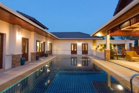 Villa in Hua Hin, Thailand 3 bedrooms № 168529
