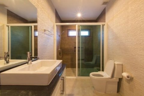 Chalet de 3 dormitorios en Hua Hin, Tailandia № 168529 - foto 8