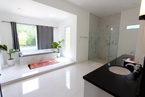 Chalet de 4 dormitorios en Hua Hin, Tailandia № 168530 - foto 13