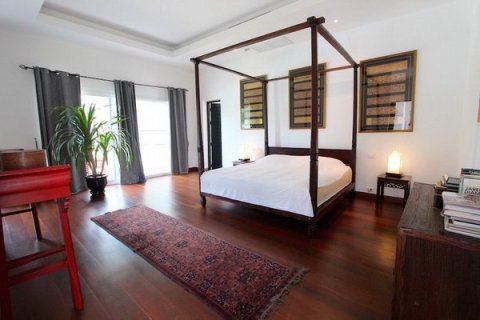 Chalet de 4 dormitorios en Hua Hin, Tailandia № 168530 - foto 8