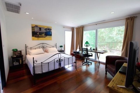 Chalet de 4 dormitorios en Hua Hin, Tailandia № 168530 - foto 9