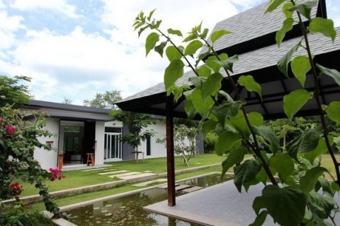 Chalet de 4 dormitorios en Hua Hin, Tailandia № 168530 - foto 4