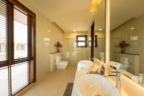 Haus in Saraphi, Thailand 7 Schlafzimmer № 200429 - Foto 3
