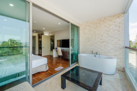 Condominio de 2 dormitorios en Phuket, Tailandia № 160250 - foto 5