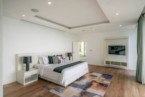 Chalet de 6 dormitorios en Kamala, Tailandia № 133737 - foto 15