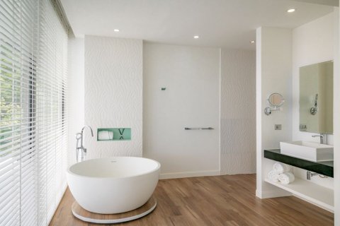 Chalet de 6 dormitorios en Kamala, Tailandia № 133737 - foto 16