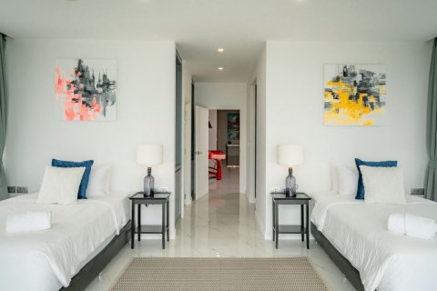 Chalet de 6 dormitorios en Kamala, Tailandia № 133737 - foto 25