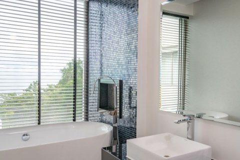 Chalet de 6 dormitorios en Kamala, Tailandia № 133737 - foto 29