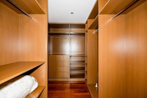 Condominio de 2 dormitorios en Pathum Wan, Bangkok, Tailandia № 133743 - foto 10