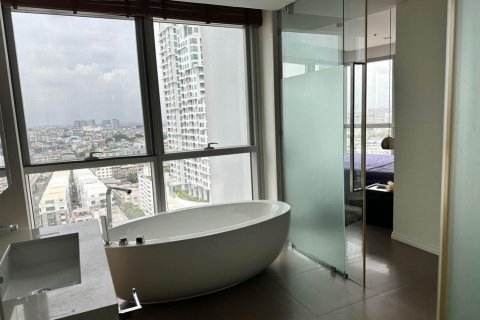 Condominio de 3 dormitorios en Bangkok, Tailandia № 133739 - foto 5