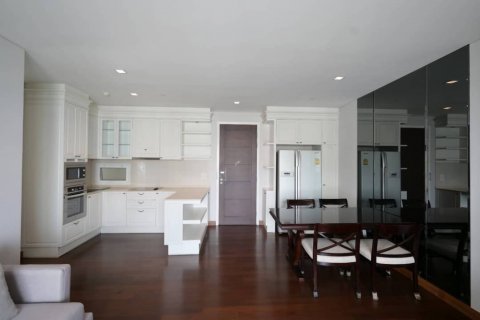Condominio de 2 dormitorios en Watthana, Bangkok, Tailandia № 133741 - foto 2