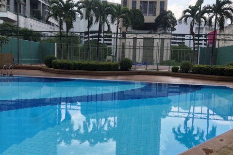 Condominio de 3 dormitorios en Watthana, Bangkok, Tailandia № 133742 - foto 13