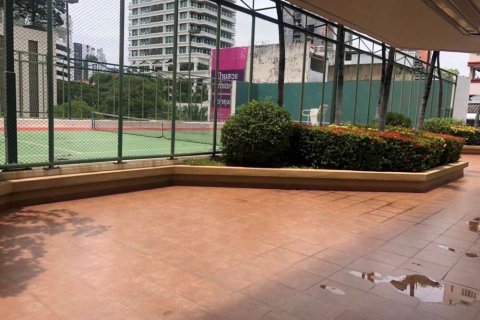 Condominio de 3 dormitorios en Watthana, Bangkok, Tailandia № 133742 - foto 14
