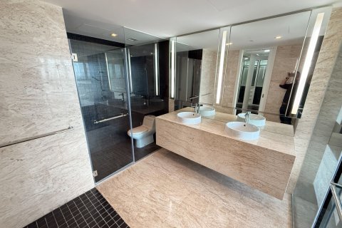 Condominio de 3 dormitorios en Bangkok, Tailandia № 160167 - foto 11