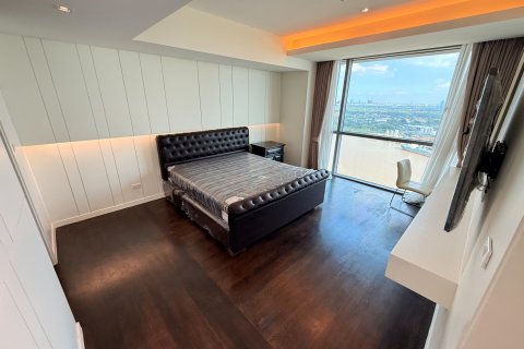 Condominio de 3 dormitorios en Bangkok, Tailandia № 160167 - foto 8