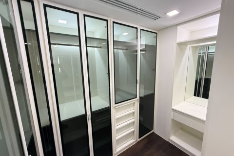 Condominio de 3 dormitorios en Bangkok, Tailandia № 160167 - foto 10