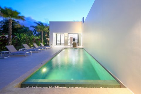 Chalet de 3 dormitorios en Phuket, Tailandia № 148028 - foto 24