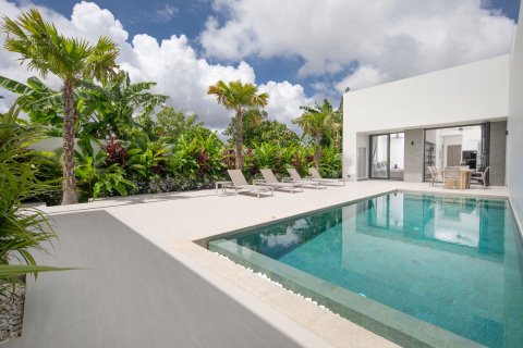 Chalet de 3 dormitorios en Phuket, Tailandia № 148028 - foto 15