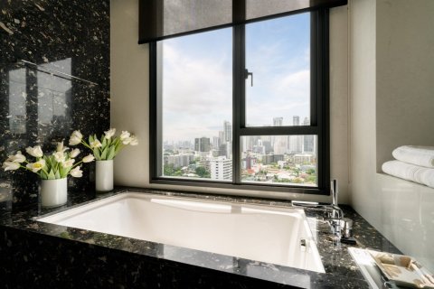 Ático de 3 dormitorios en Bangkok, Tailandia № 181038 - foto 15