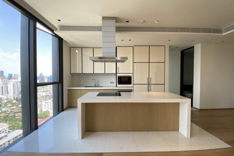 Ático de 3 dormitorios en Bangkok, Tailandia № 181038 - foto 2