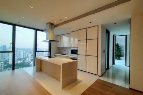 Ático de 3 dormitorios en Bangkok, Tailandia № 181038 - foto 3