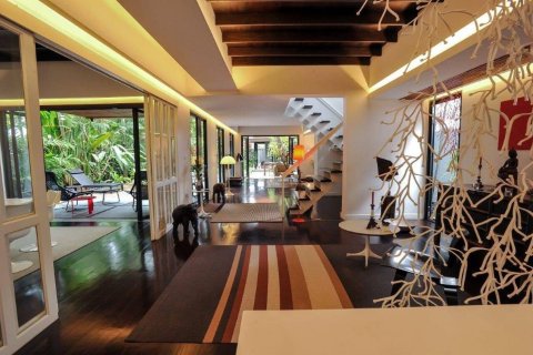 Casa de 5 dormitorios en Bangkok, Tailandia № 181039 - foto 3