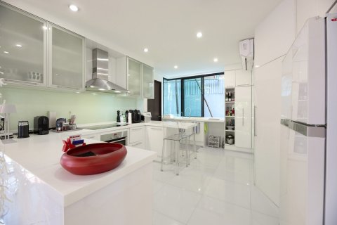 Casa de 5 dormitorios en Bangkok, Tailandia № 181039 - foto 18