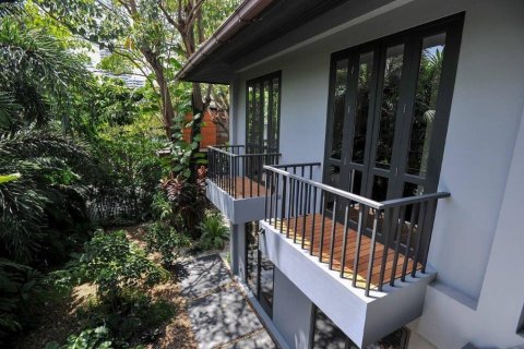 Casa de 5 dormitorios en Bangkok, Tailandia № 181039 - foto 14