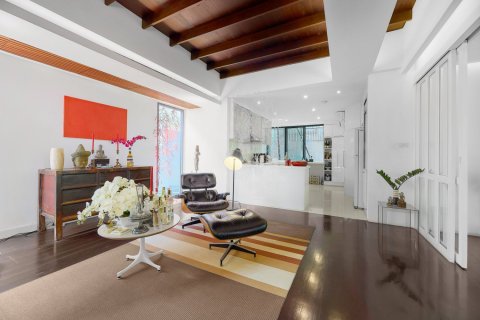 Casa de 5 dormitorios en Bangkok, Tailandia № 181039 - foto 2
