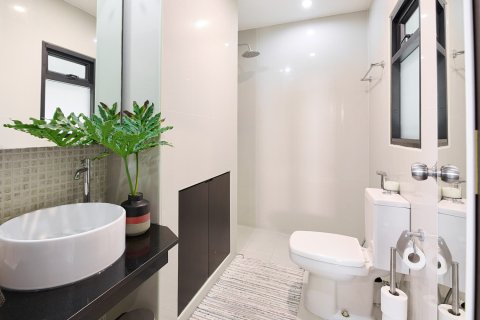 Casa de 5 dormitorios en Bangkok, Tailandia № 181039 - foto 21