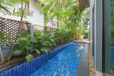 Casa de 5 dormitorios en Bangkok, Tailandia № 181039 - foto 22